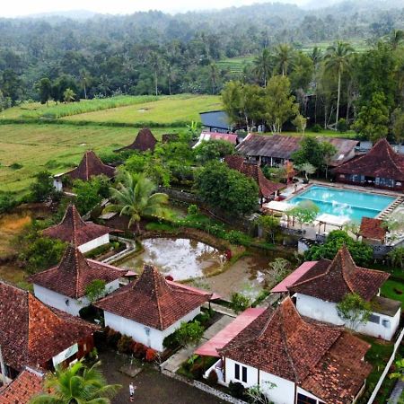 Kampoeng Joglo Ijen Villa Banyuwangi  Buitenkant foto