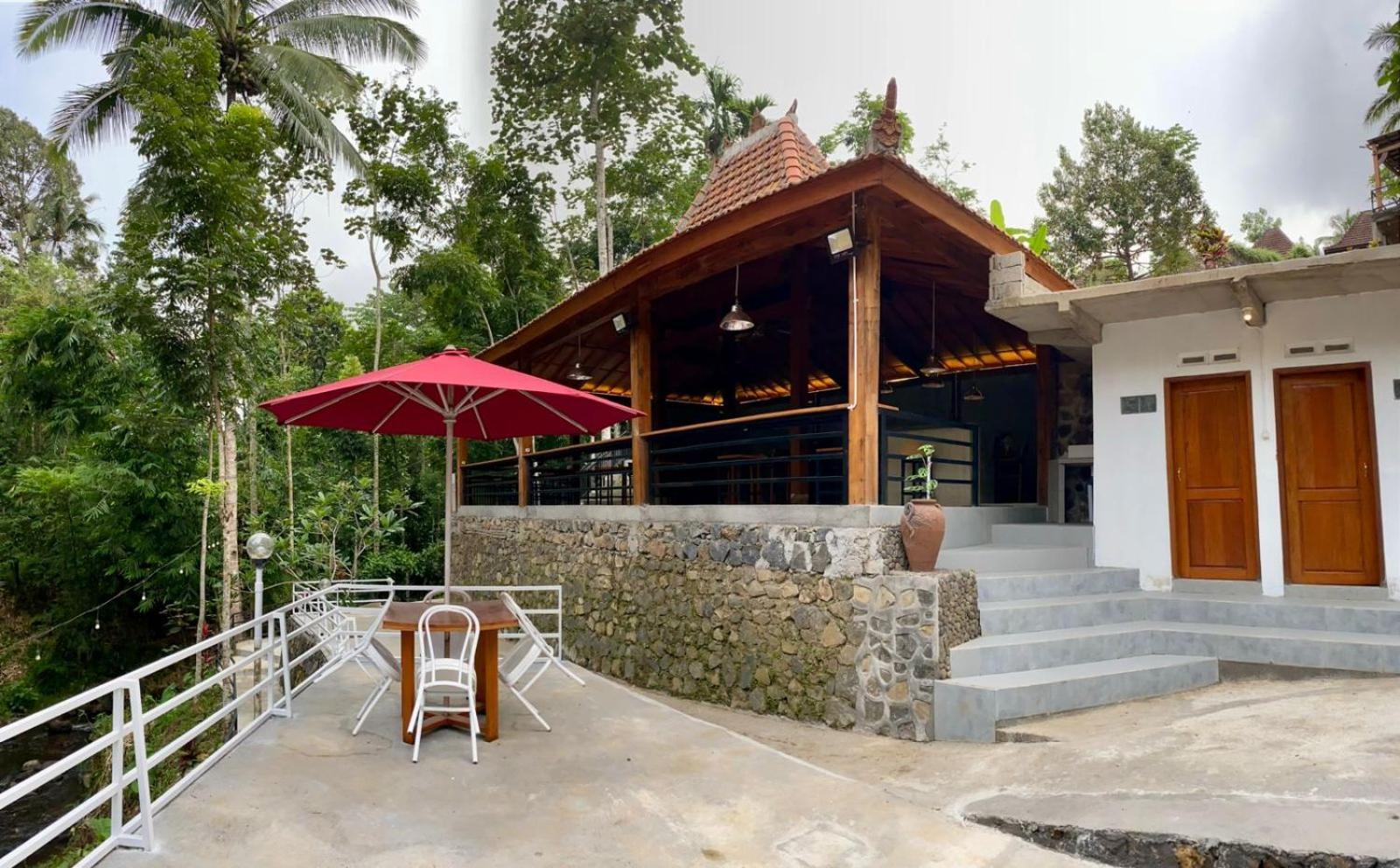 Kampoeng Joglo Ijen Villa Banyuwangi  Buitenkant foto