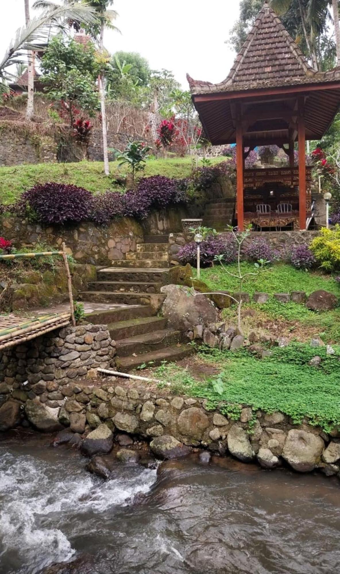 Kampoeng Joglo Ijen Villa Banyuwangi  Buitenkant foto