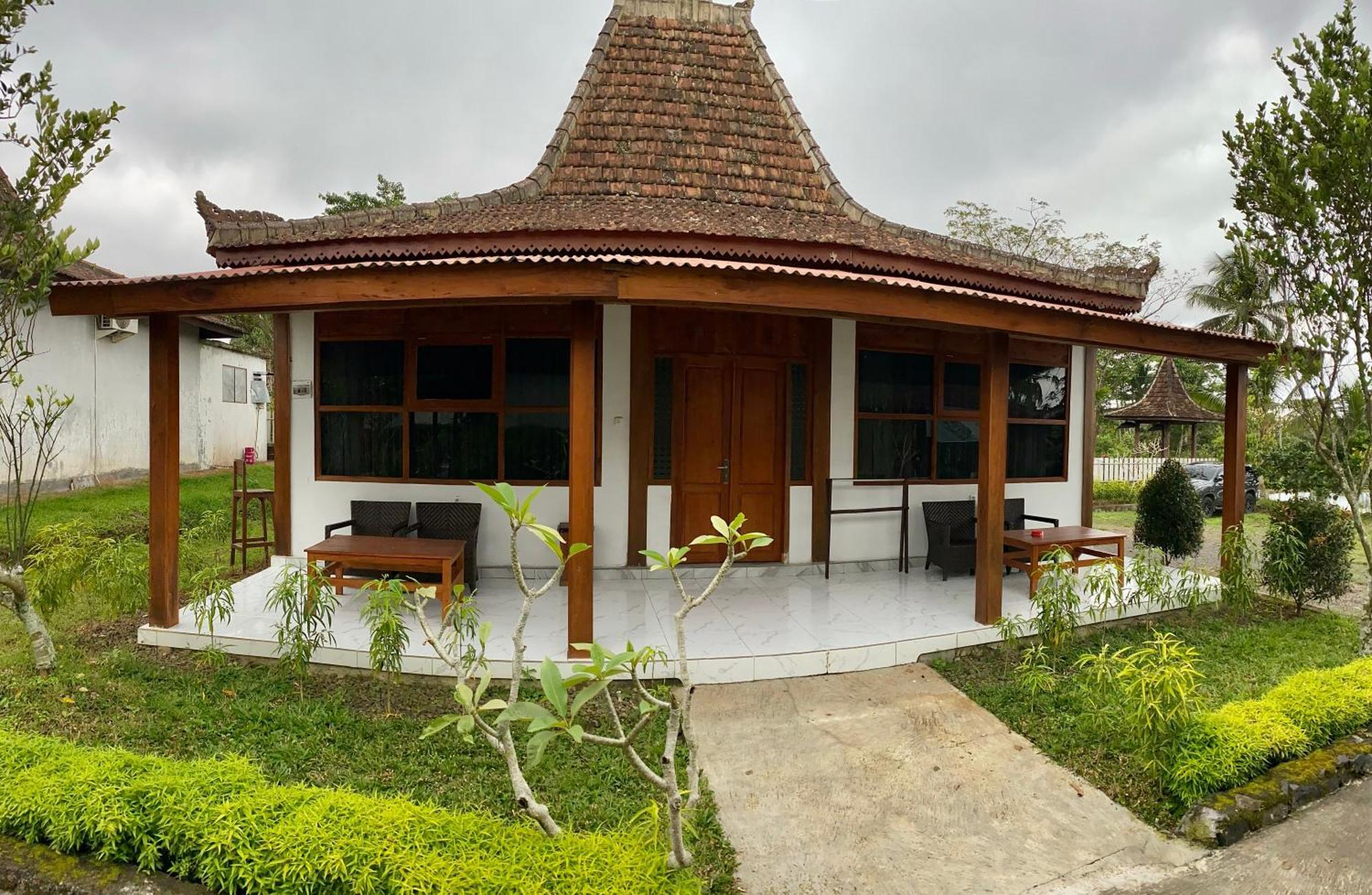 Kampoeng Joglo Ijen Villa Banyuwangi  Kamer foto