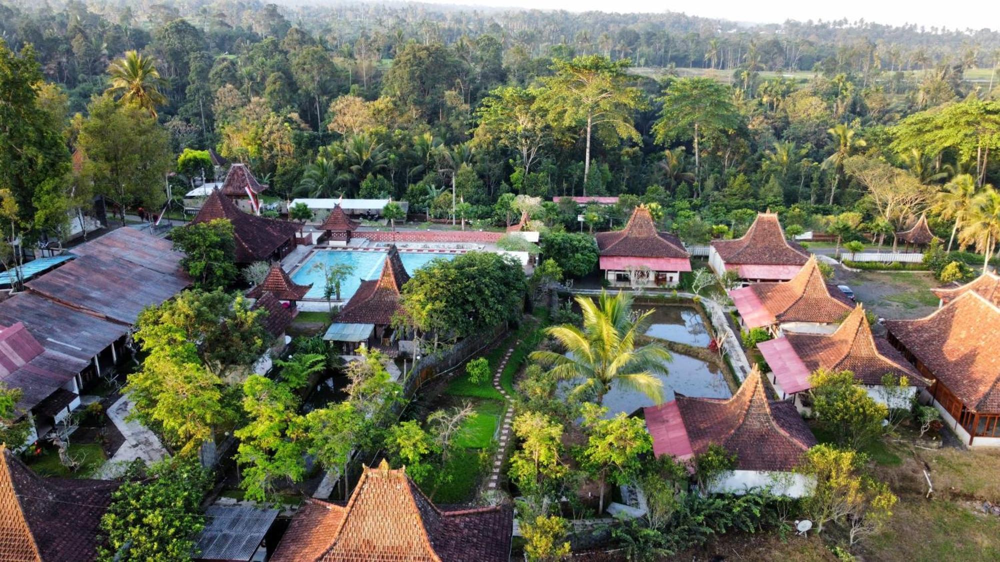 Kampoeng Joglo Ijen Villa Banyuwangi  Buitenkant foto