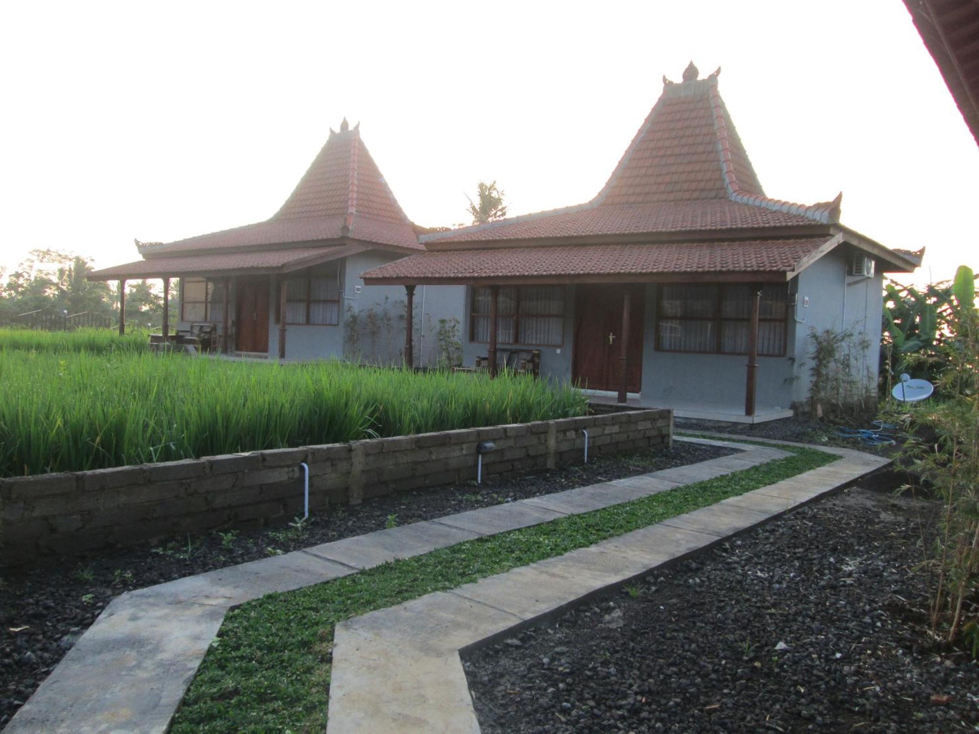 Kampoeng Joglo Ijen Villa Banyuwangi  Buitenkant foto