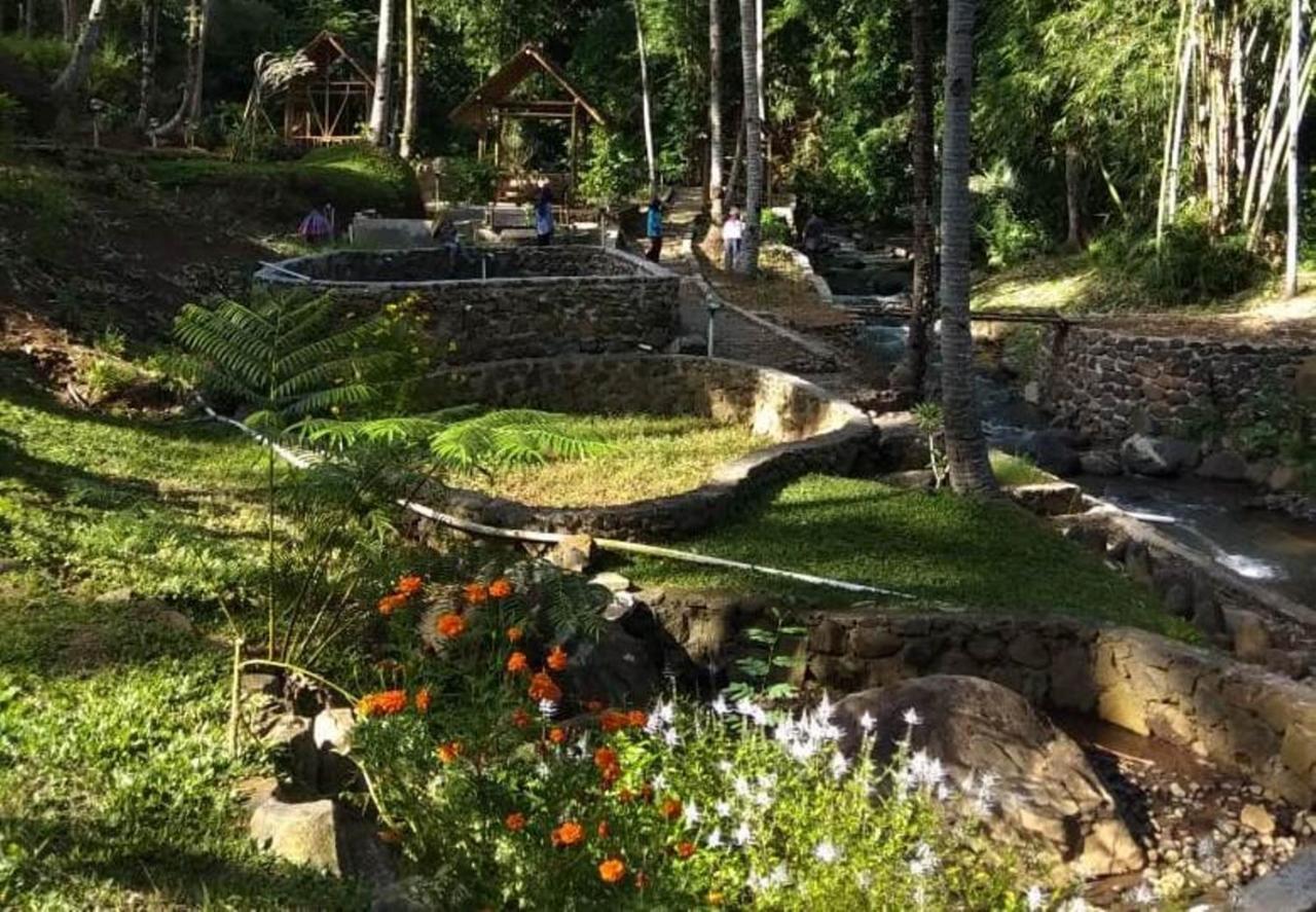 Kampoeng Joglo Ijen Villa Banyuwangi  Buitenkant foto